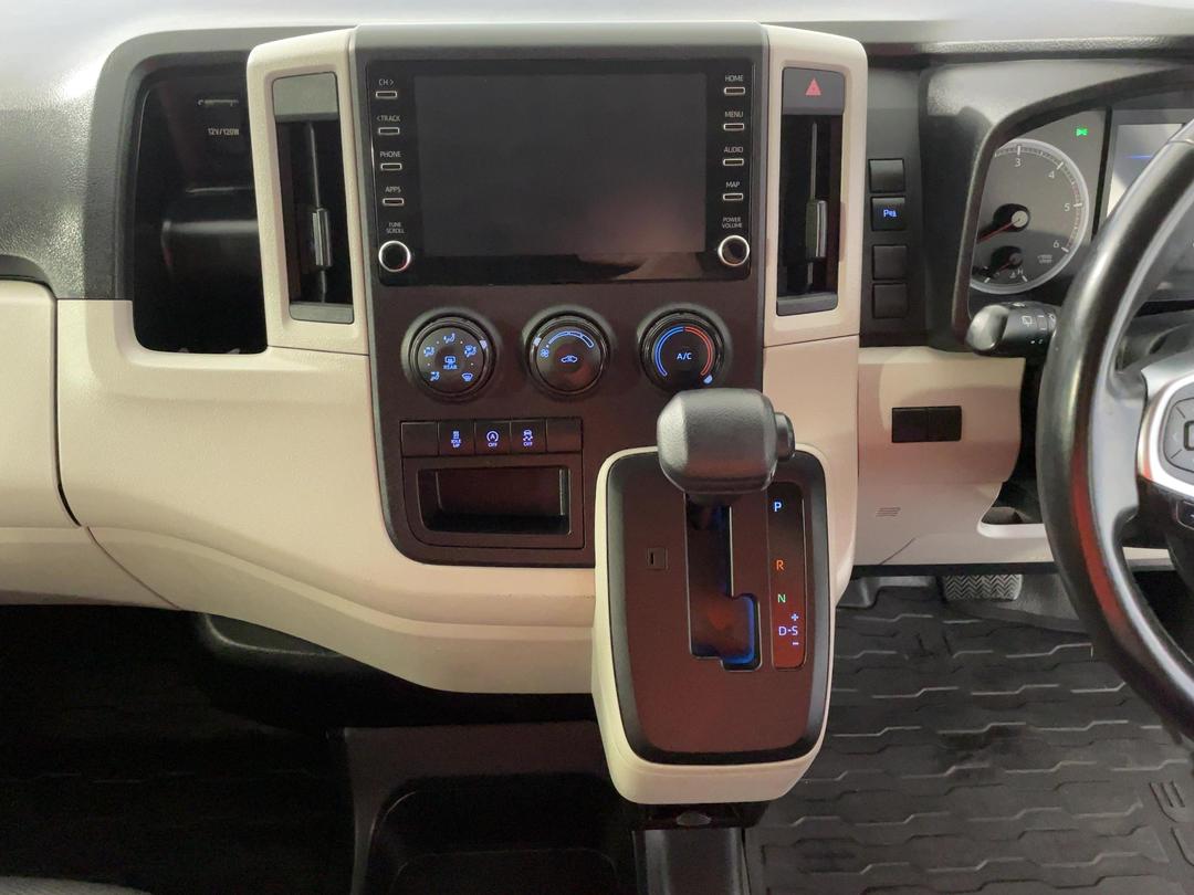 Photo '18' of Toyota Hiace