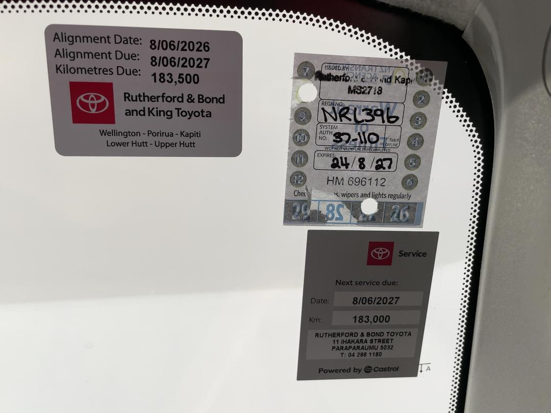 Photo '32' of Toyota Hiace