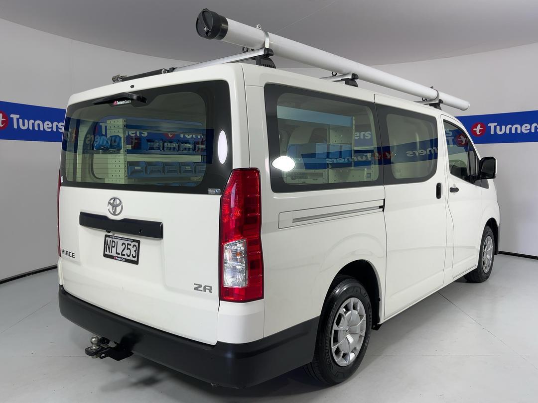 Photo '7' of Toyota Hiace