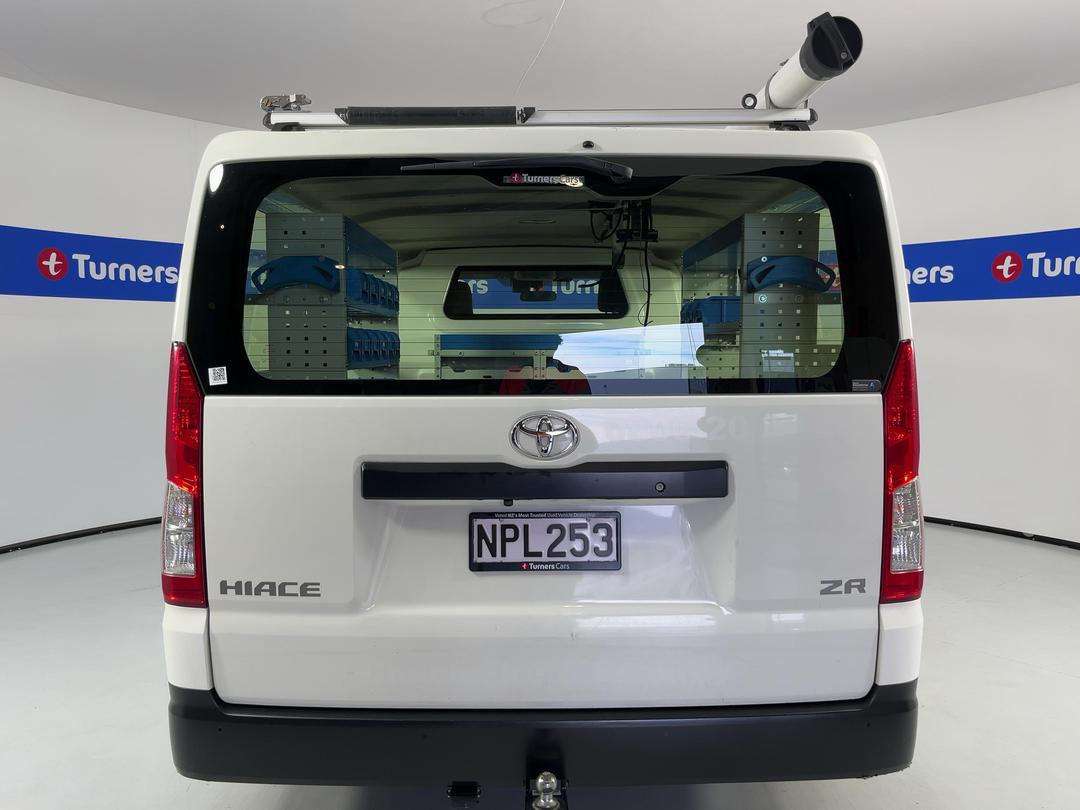 Photo '6' of Toyota Hiace