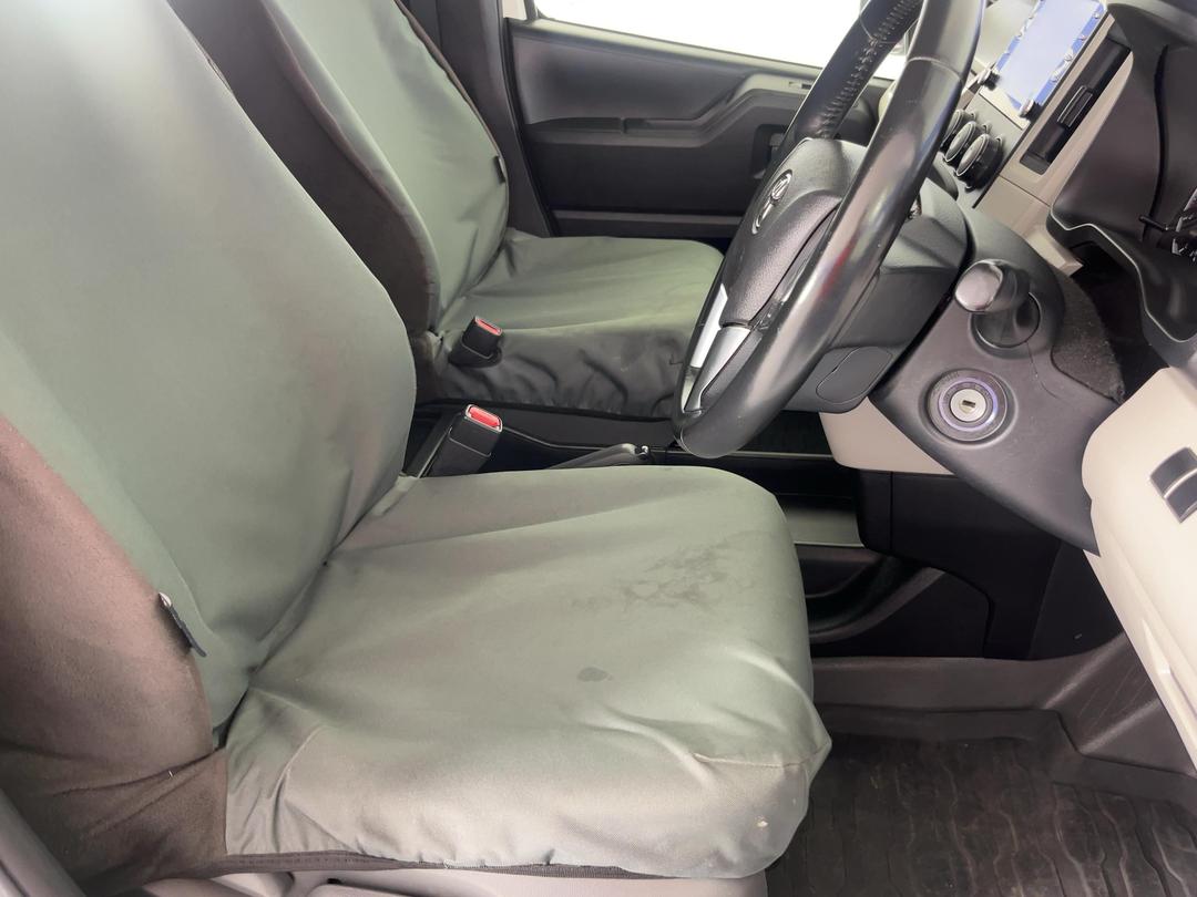 Photo '16' of Toyota Hiace