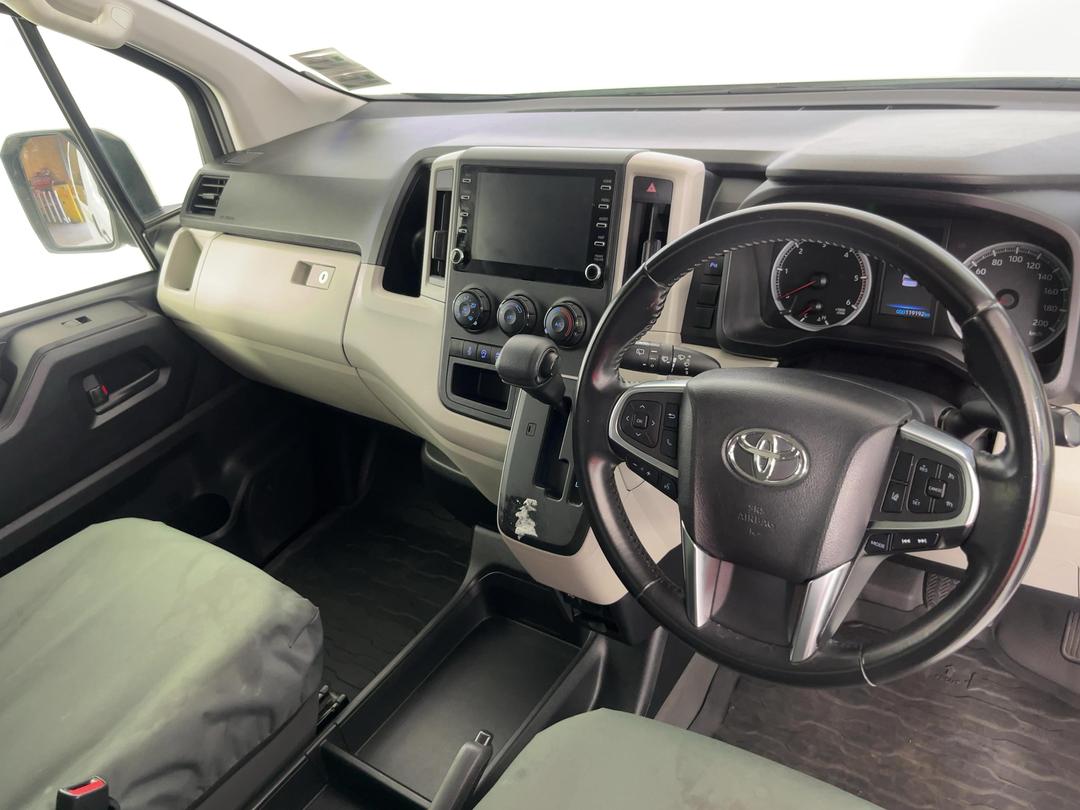 Photo '17' of Toyota Hiace