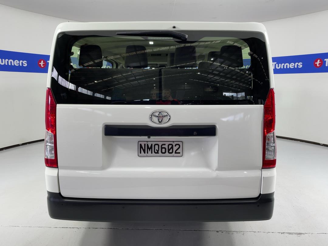 Photo '6' of Toyota Hiace