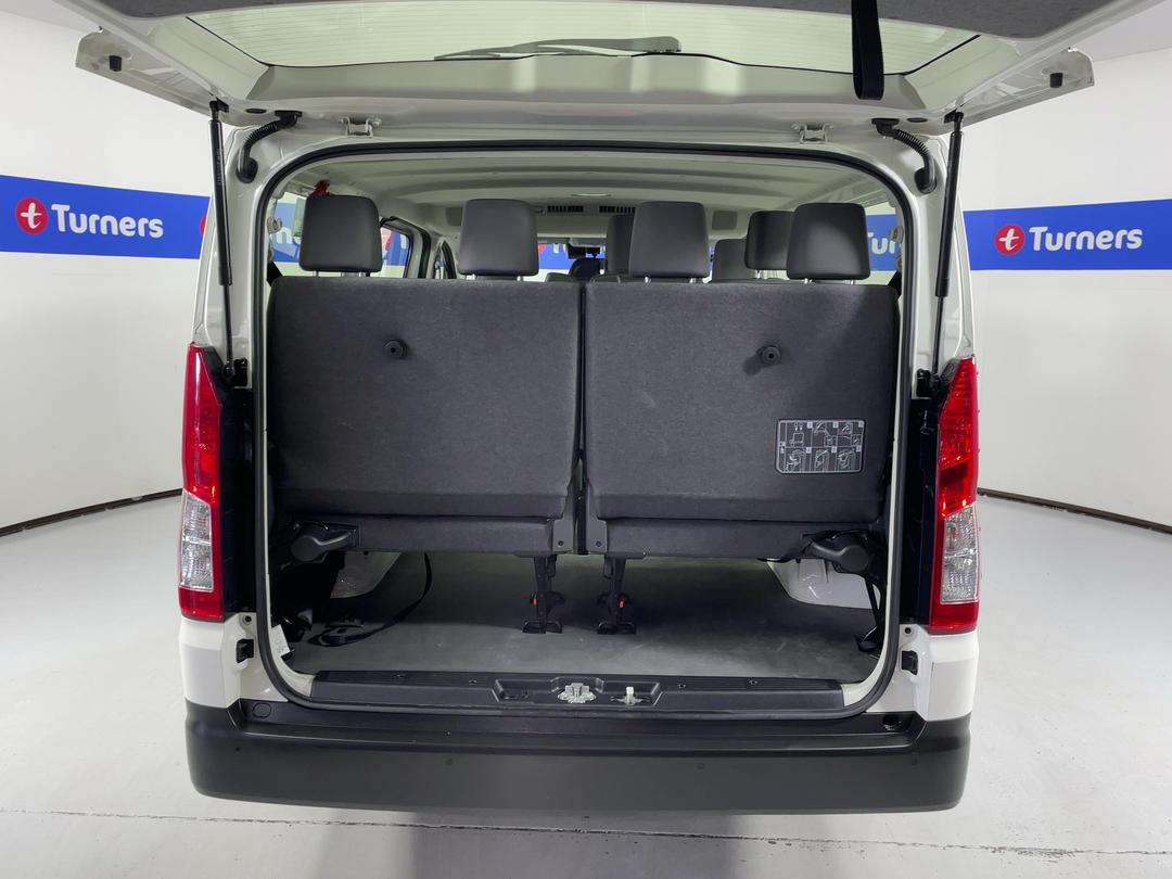 Photo '14' of Toyota Hiace