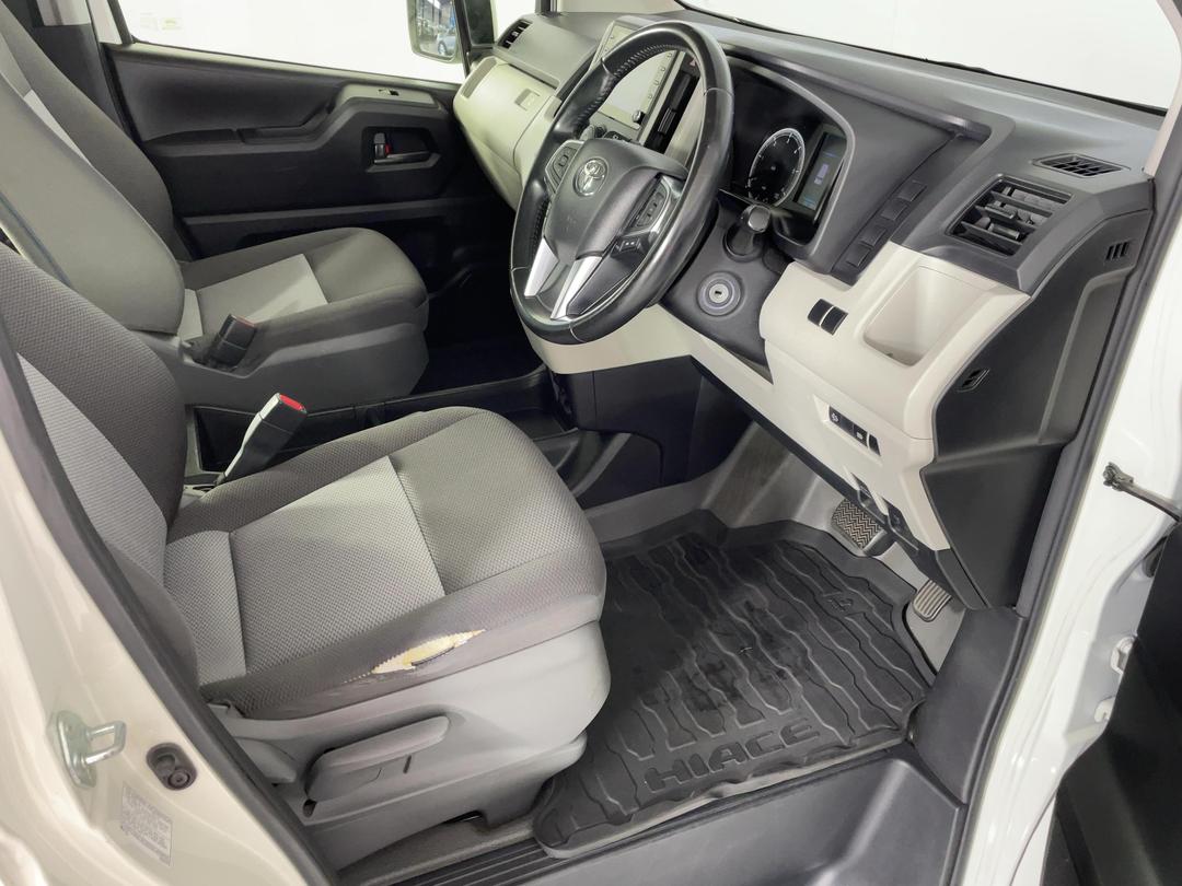 Photo '16' of Toyota Hiace
