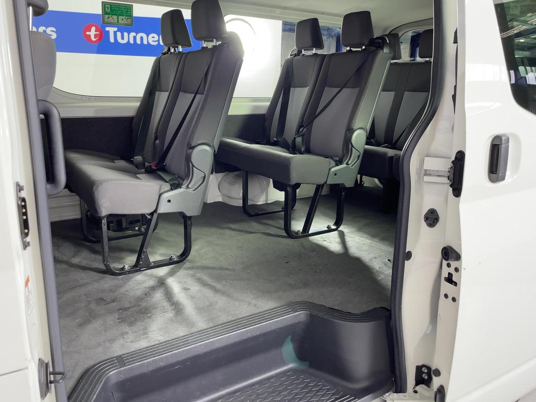 Photo '19' of Toyota Hiace