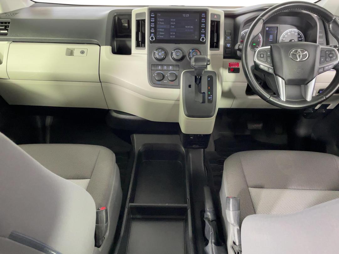 Photo '17' of Toyota Hiace