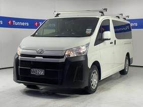 Photo '4' of Toyota Hiace