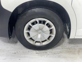 Photo '10' of Toyota Hiace