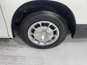 Photo '11' of Toyota Hiace