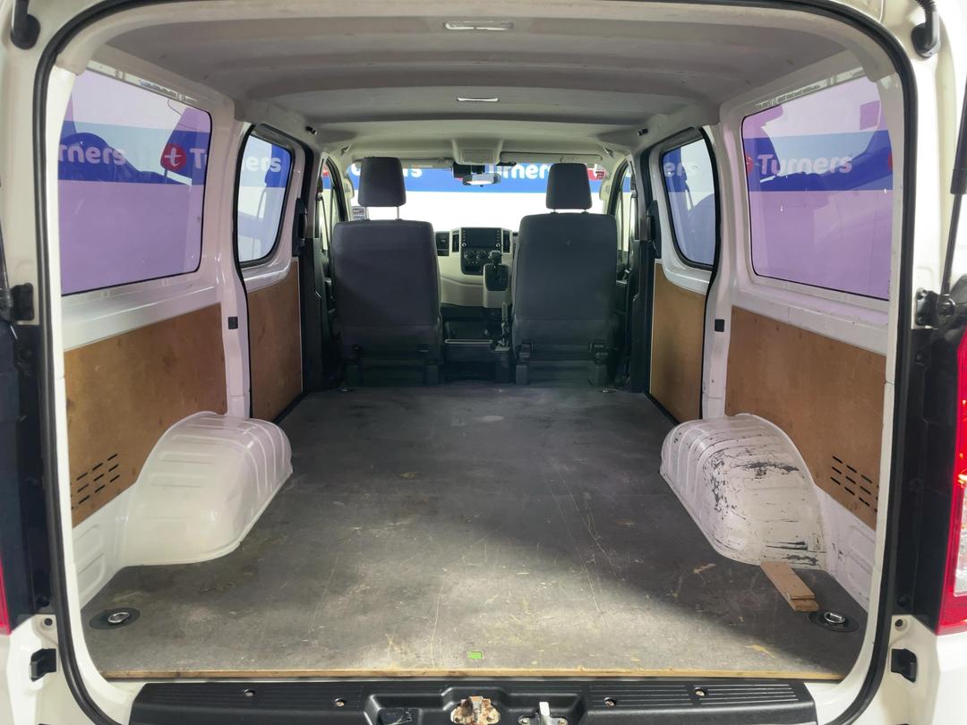 Photo '14' of Toyota Hiace