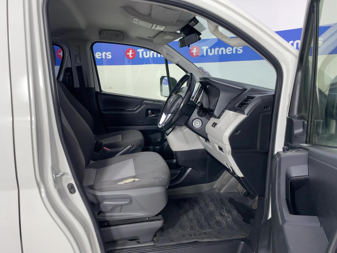 Photo '16' of Toyota Hiace