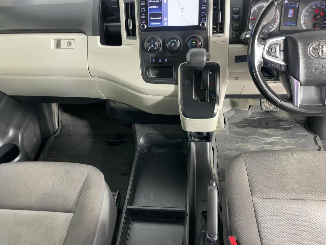 Photo '18' of Toyota Hiace
