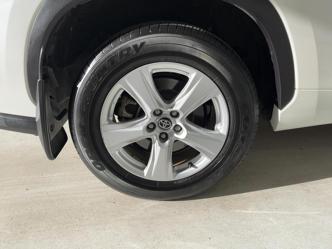 Photo '12' of Toyota Highlander