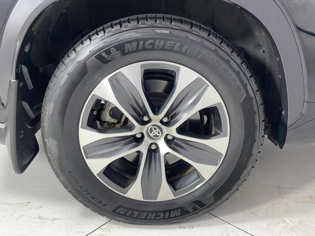 Photo '12' of Toyota Highlander