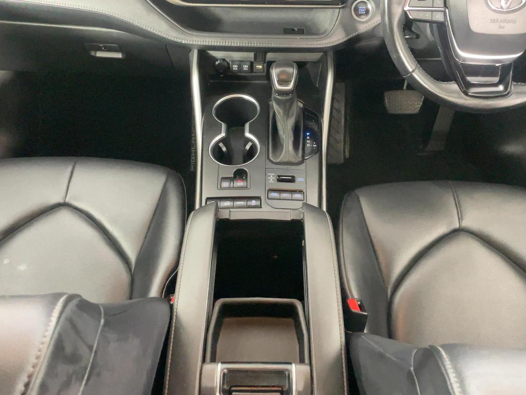Photo '18' of Toyota Highlander