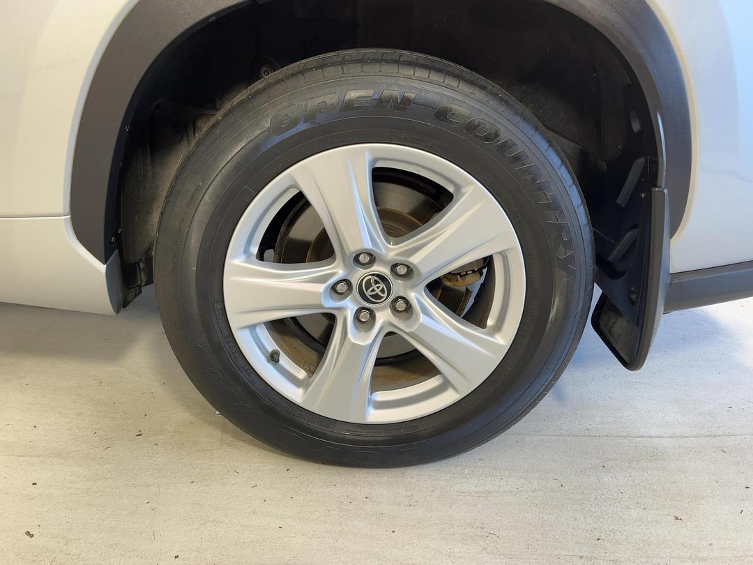 Photo '11' of Toyota Highlander