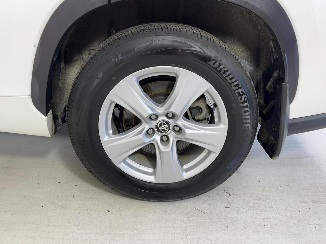 Photo '11' of Toyota Highlander