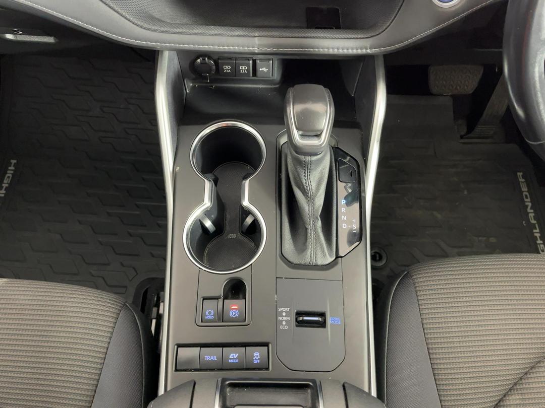 Photo '18' of Toyota Highlander