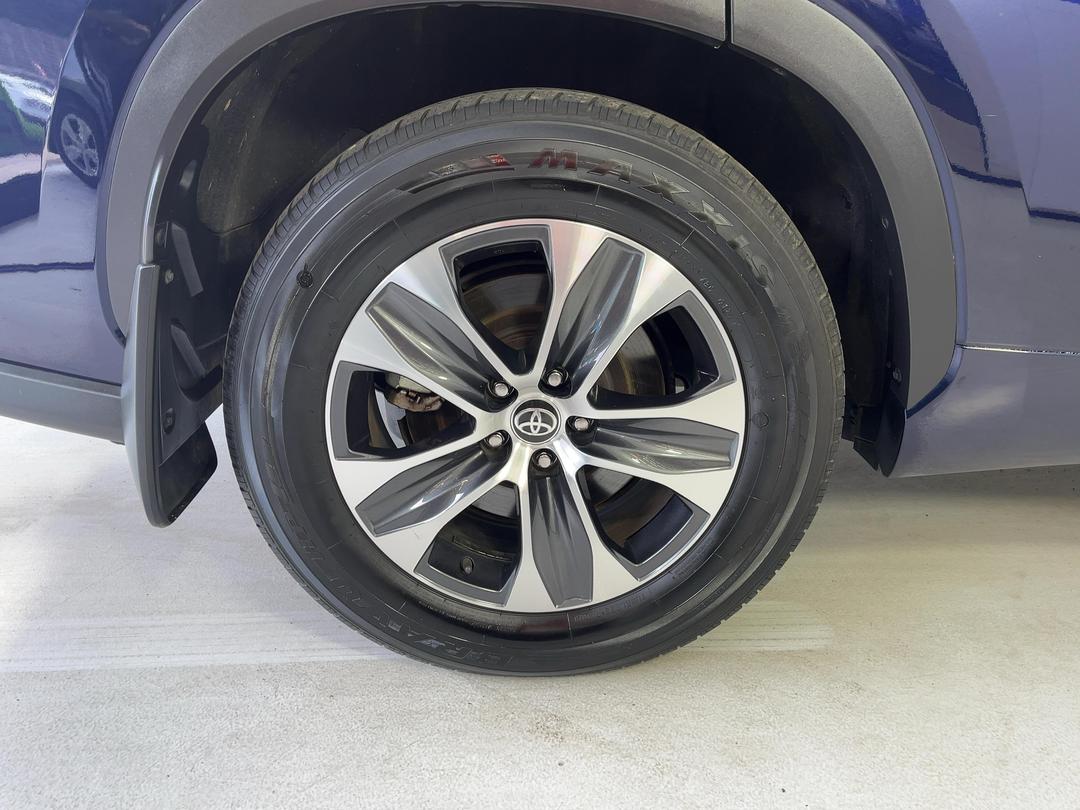 Photo '12' of Toyota Highlander