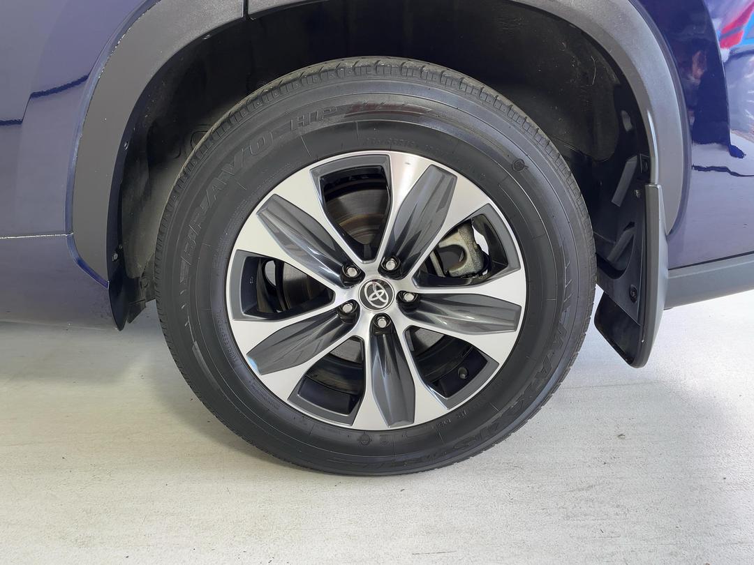 Photo '11' of Toyota Highlander