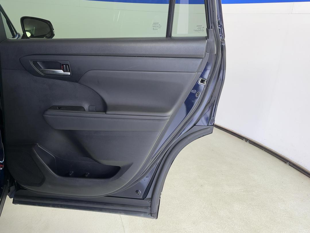 Photo '19' of Toyota Highlander