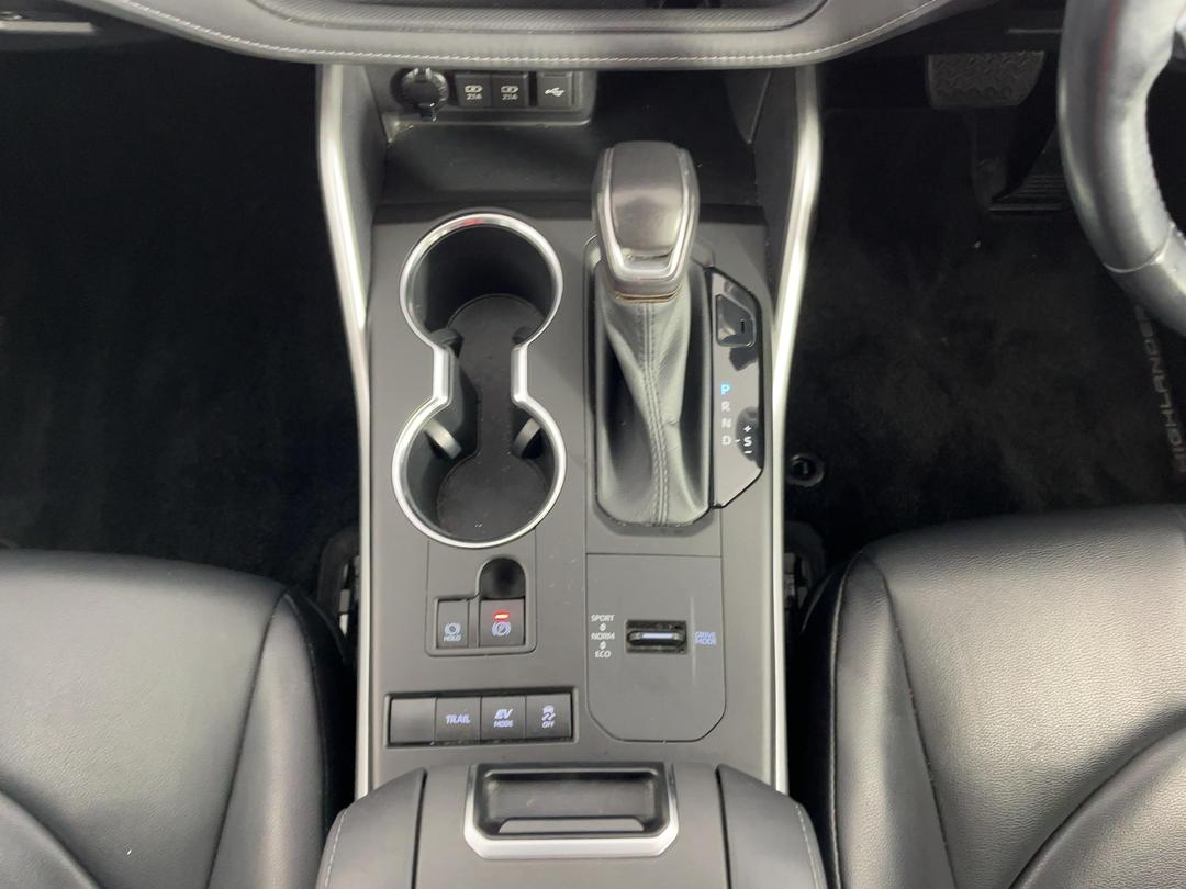 Photo '18' of Toyota Highlander