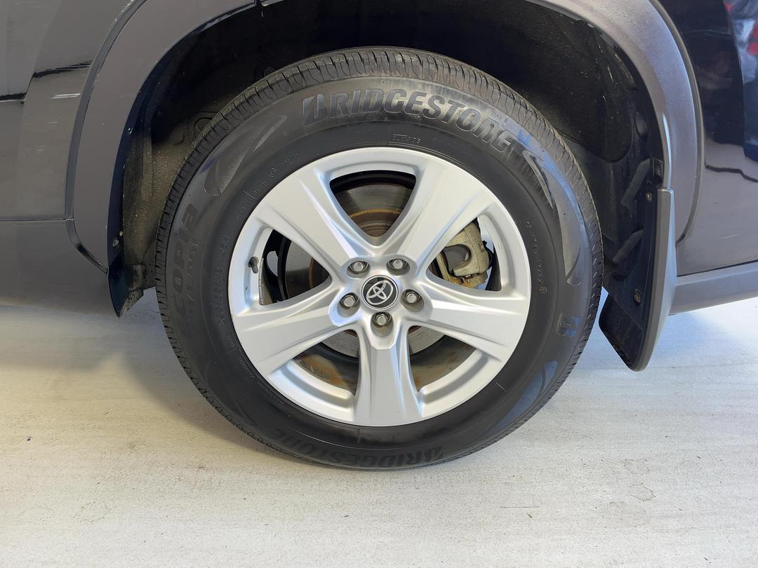 Photo '11' of Toyota Highlander