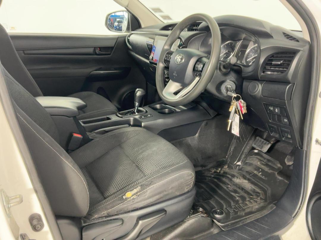 Photo '16' of Toyota Hilux