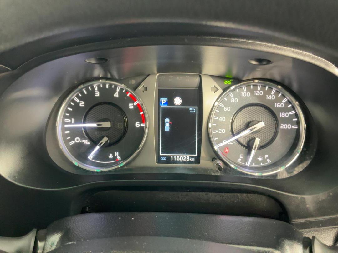 Photo '21' of Toyota Hilux