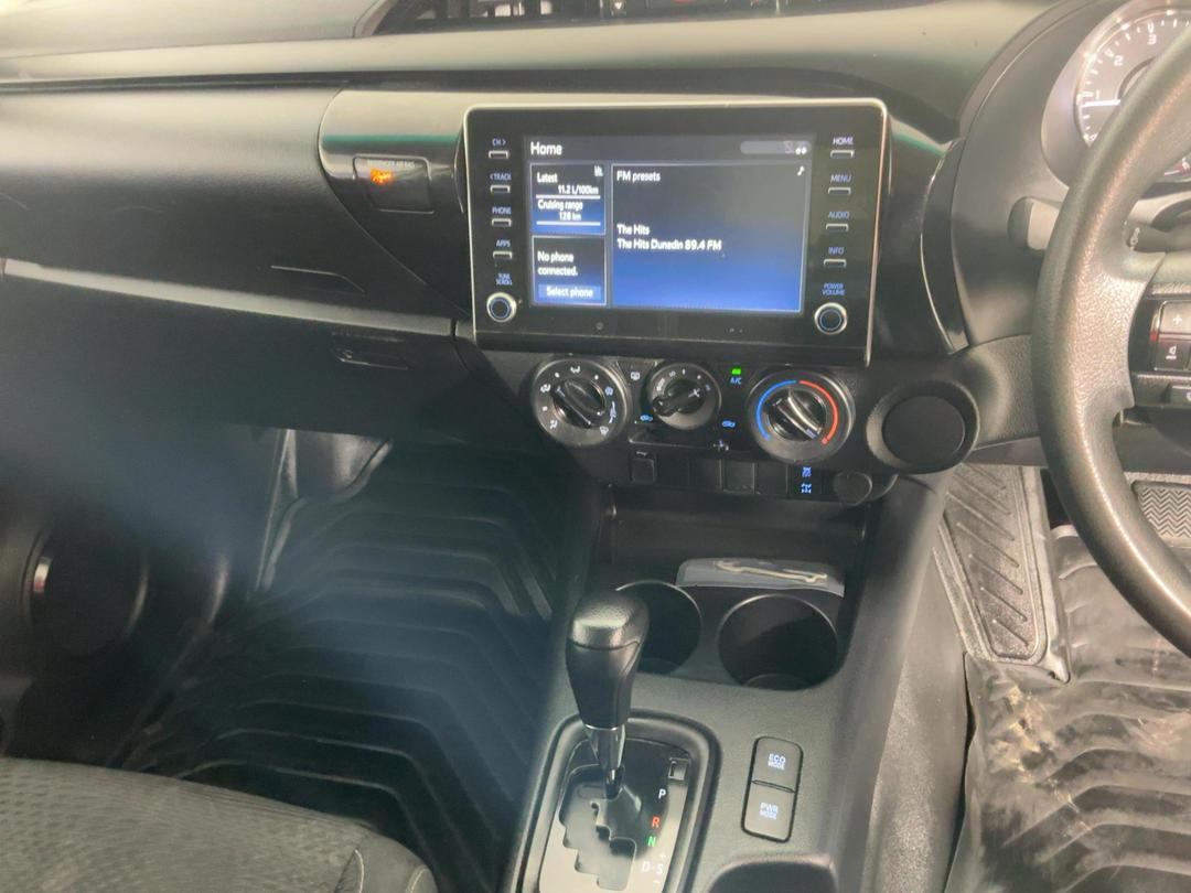 Photo '18' of Toyota Hilux