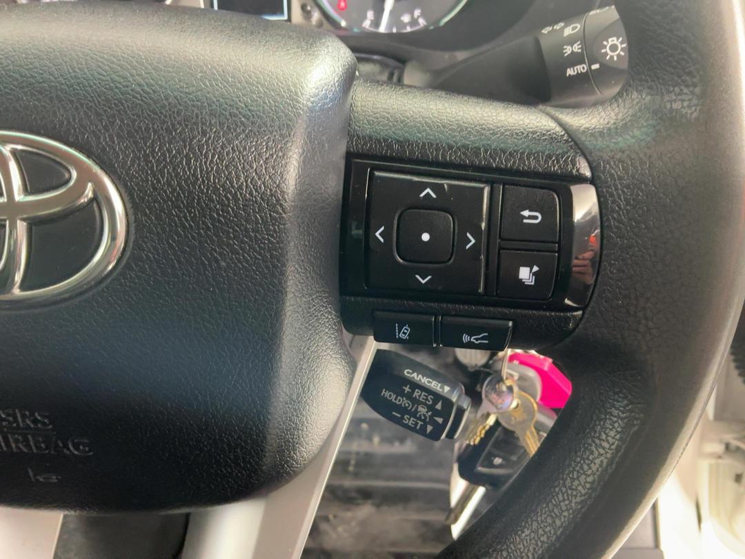 Photo '24' of Toyota Hilux
