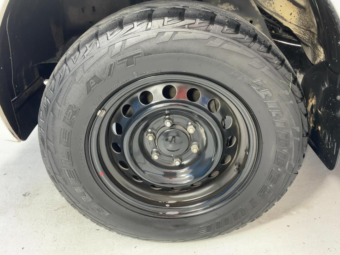 Photo '10' of Toyota Hilux