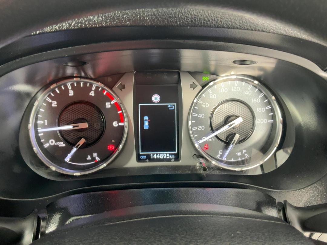 Photo '21' of Toyota Hilux
