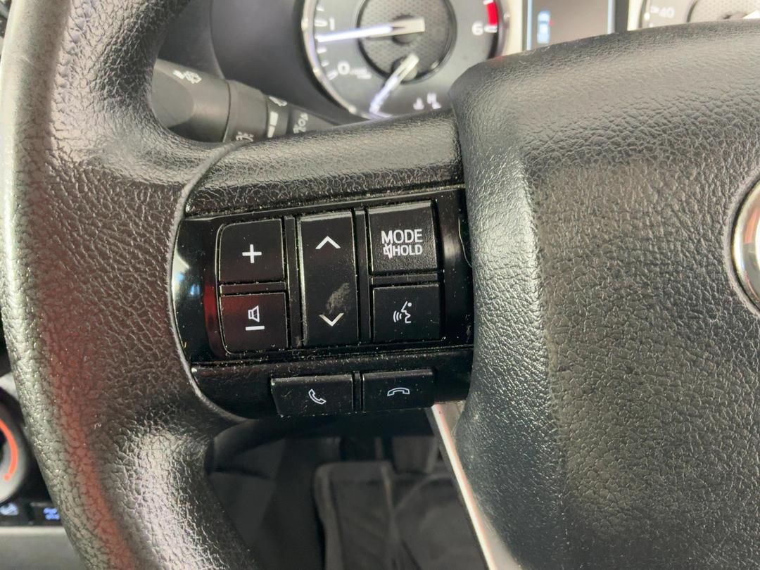 Photo '24' of Toyota Hilux
