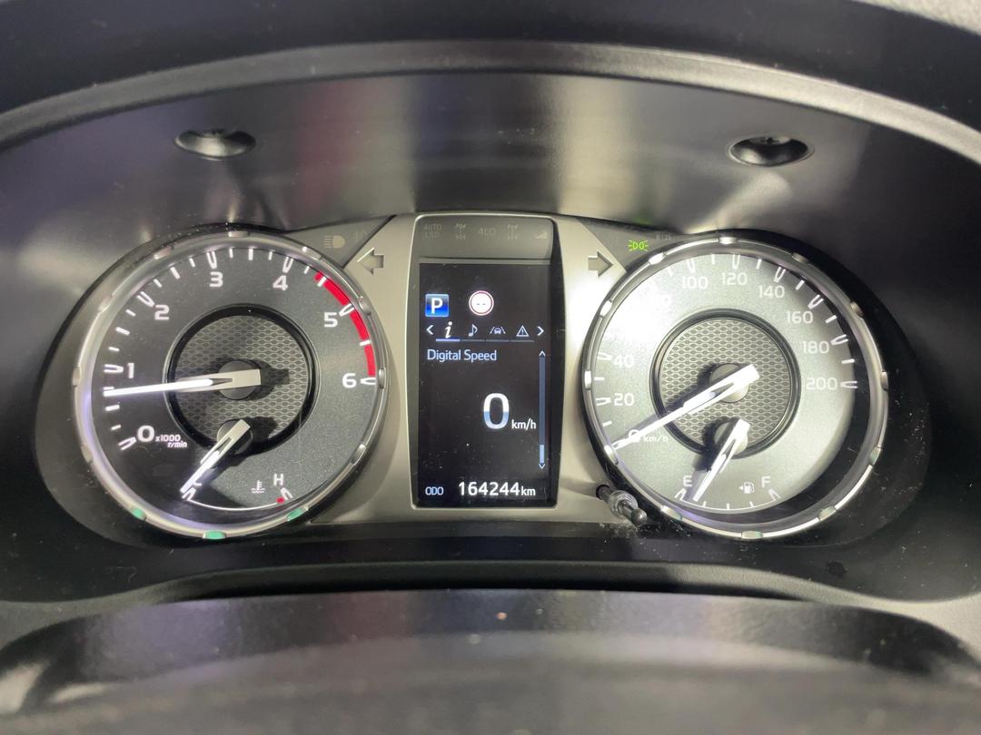 Photo '21' of Toyota Hilux