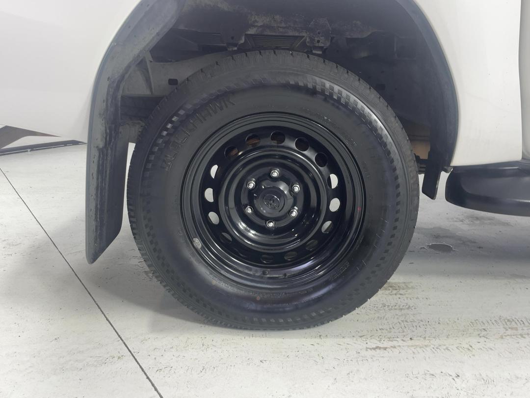 Photo '12' of Toyota Hilux
