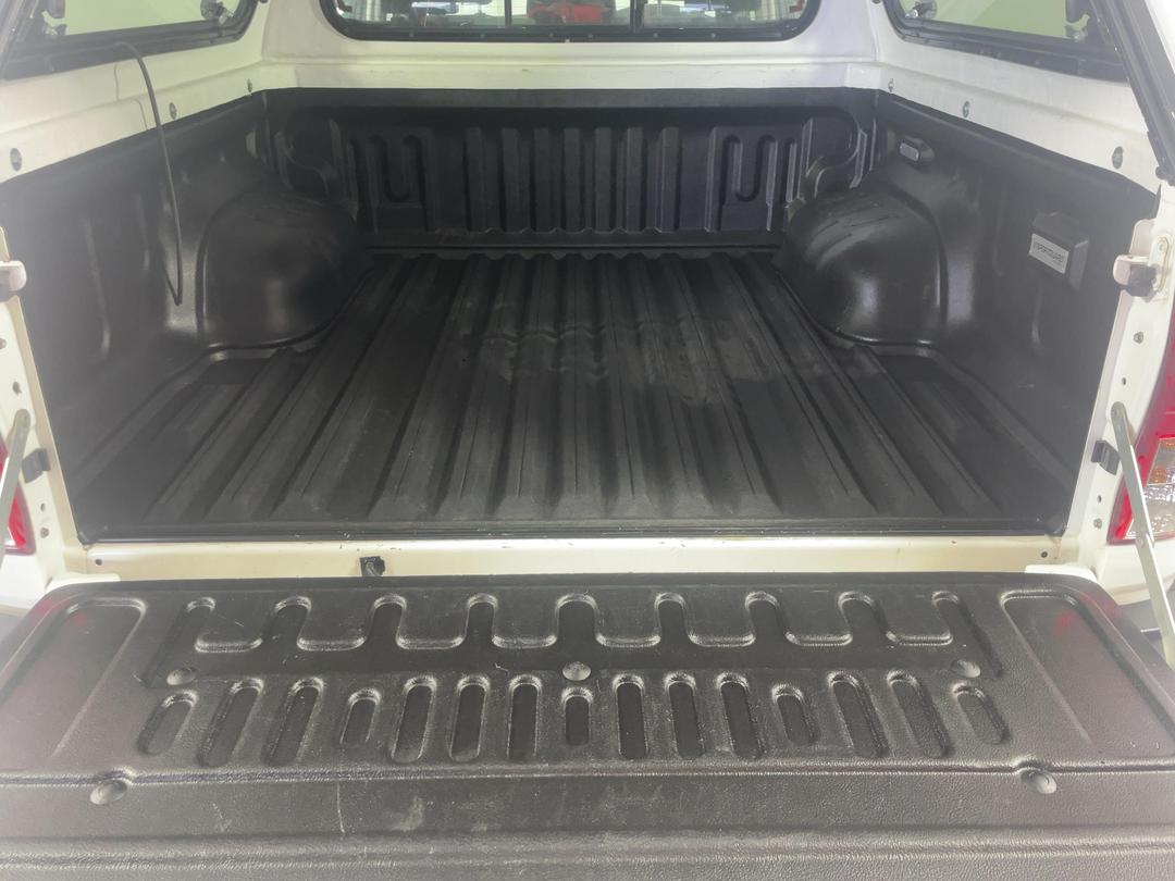Photo '14' of Toyota Hilux