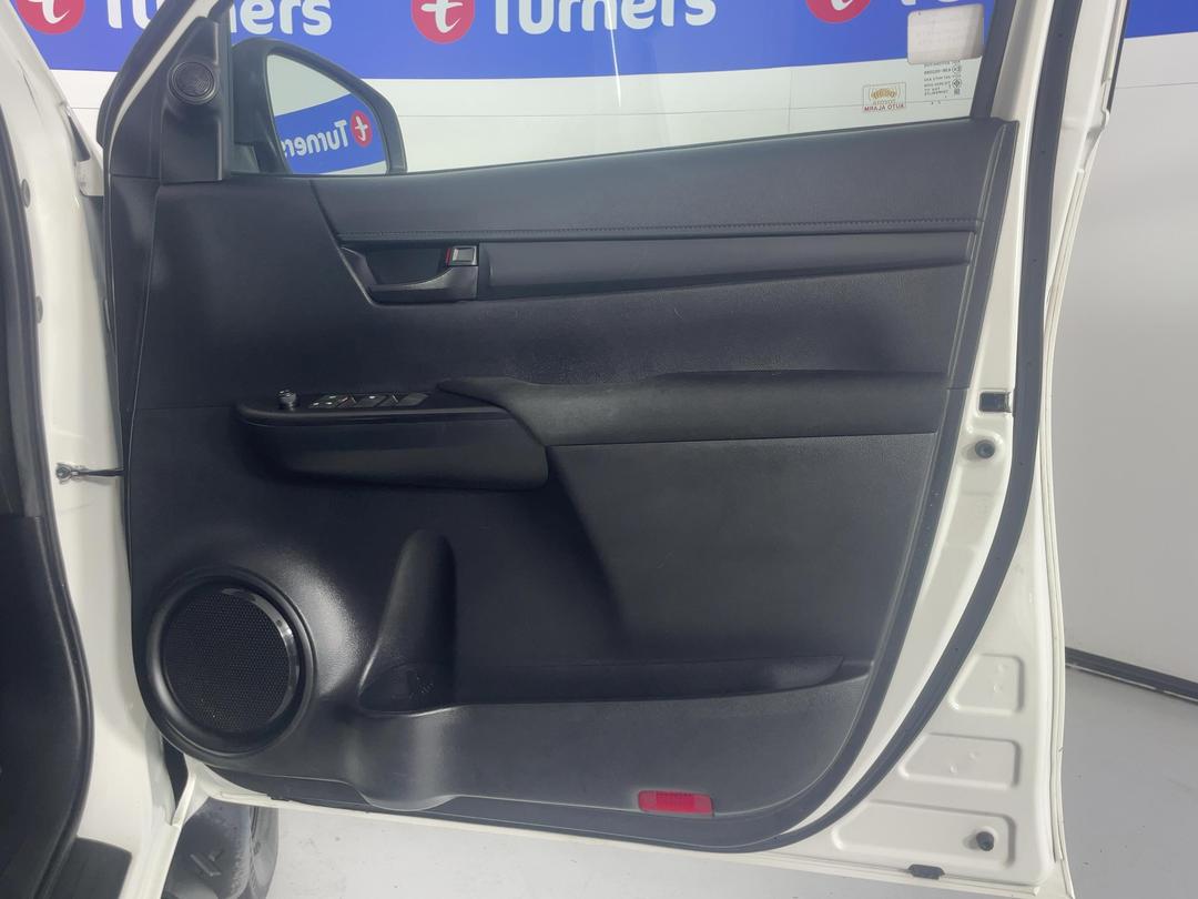 Photo '15' of Toyota Hilux
