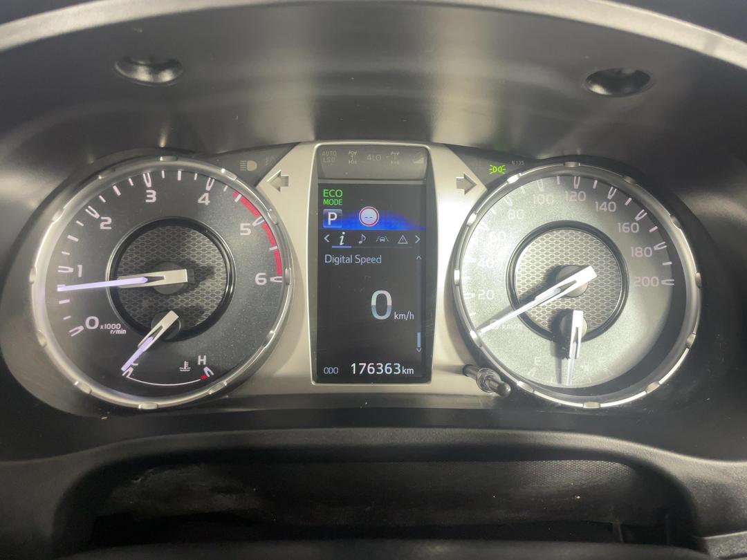 Photo '21' of Toyota Hilux
