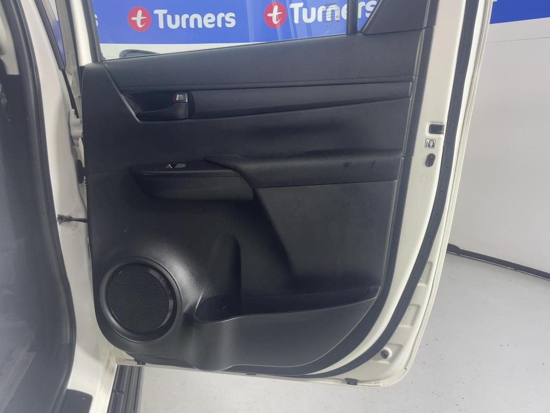 Photo '19' of Toyota Hilux