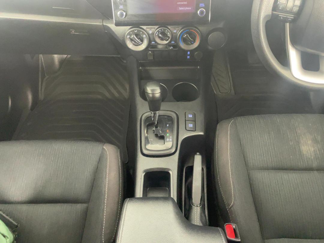 Photo '18' of Toyota Hilux