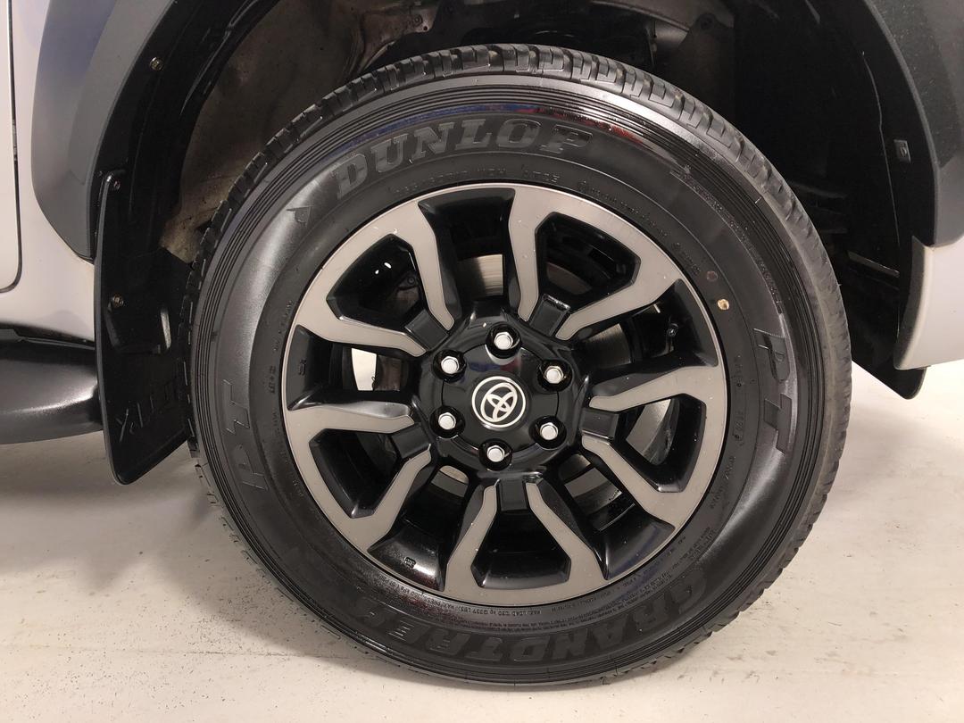 Photo '9' of Toyota Hilux