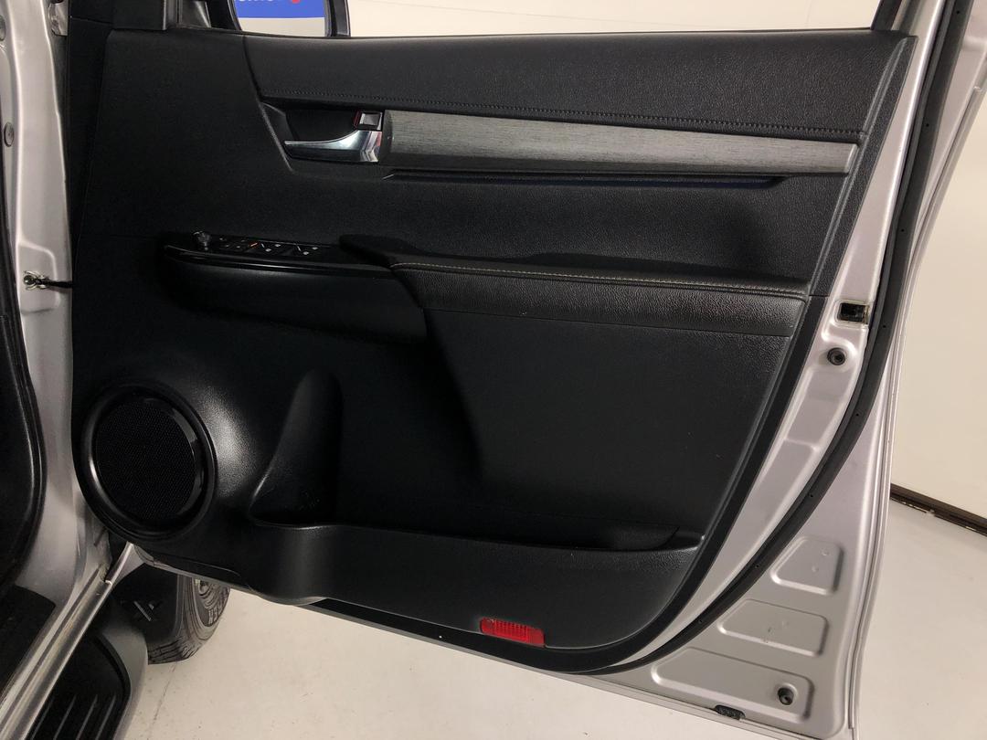 Photo '15' of Toyota Hilux