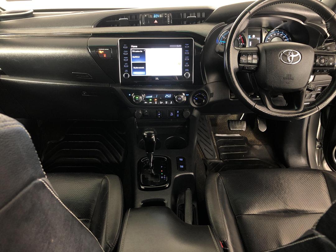 Photo '17' of Toyota Hilux