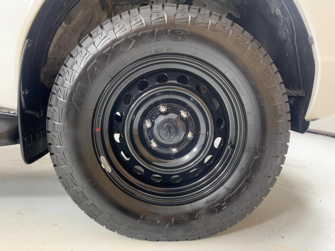 Photo '9' of Toyota Hilux