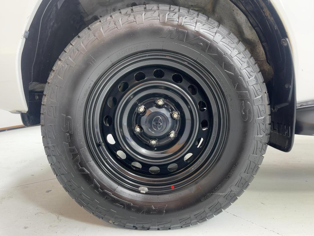 Photo '10' of Toyota Hilux