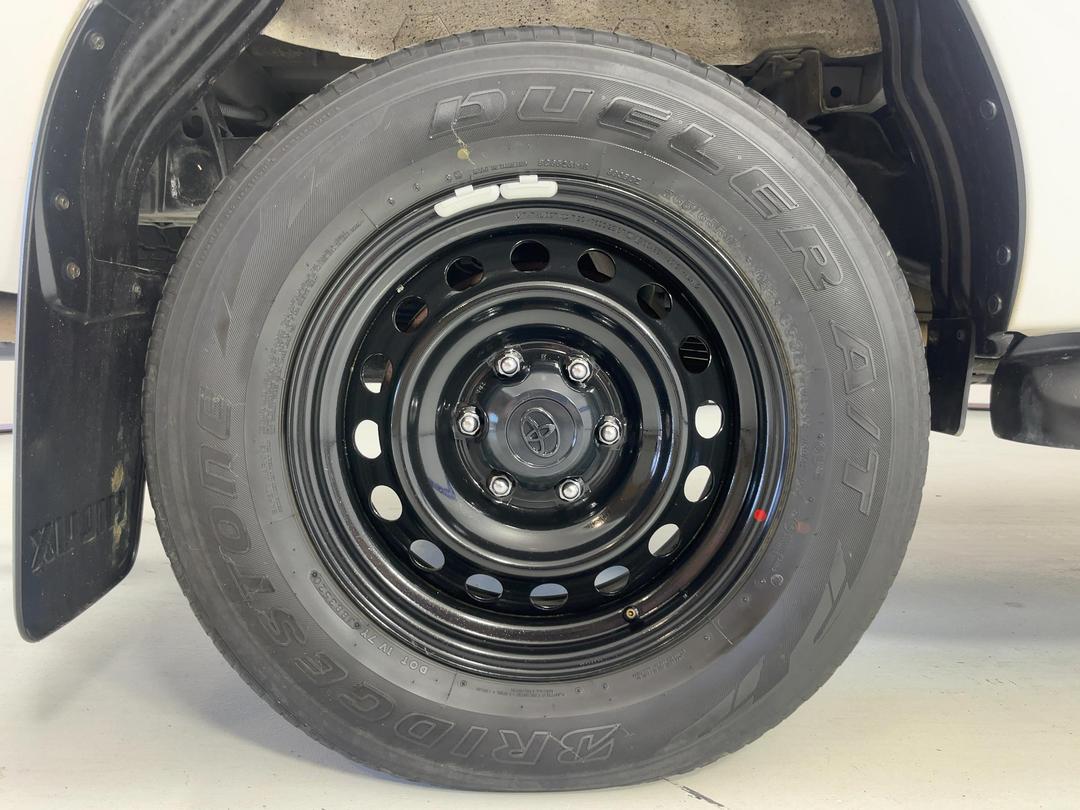 Photo '12' of Toyota Hilux