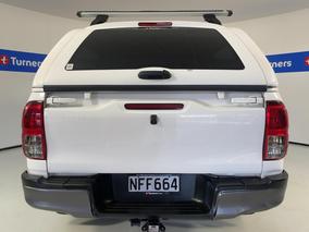 Photo '6' of Toyota Hilux