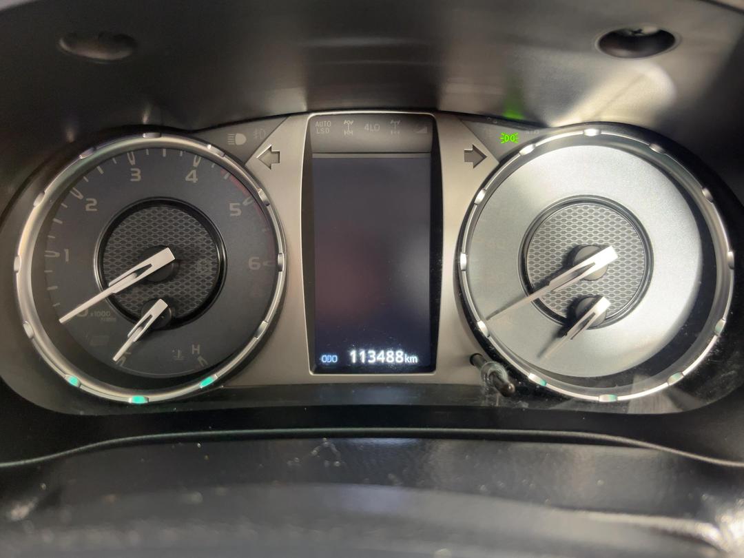 Photo '21' of Toyota Hilux